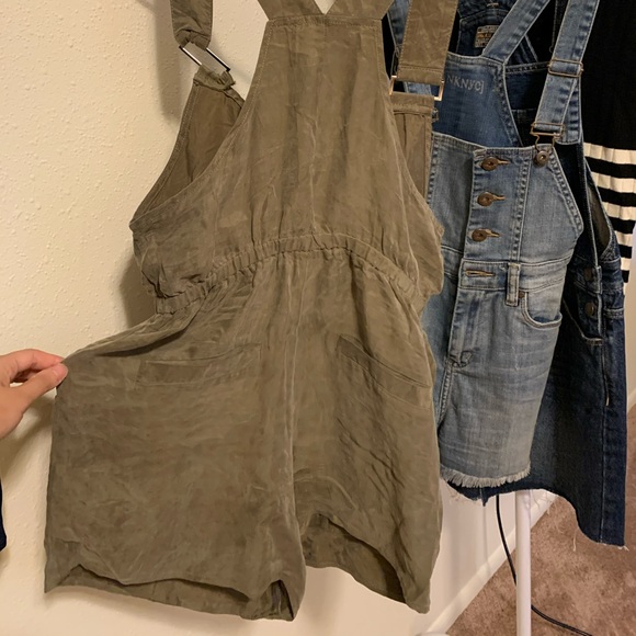 Elastic waist band romper - Picture 3 of 5